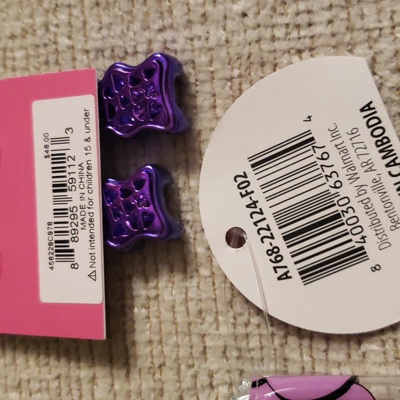 2 pc Bundle  Betsey Johnson Earrings & small makeup bag* - Picture 7 of 13